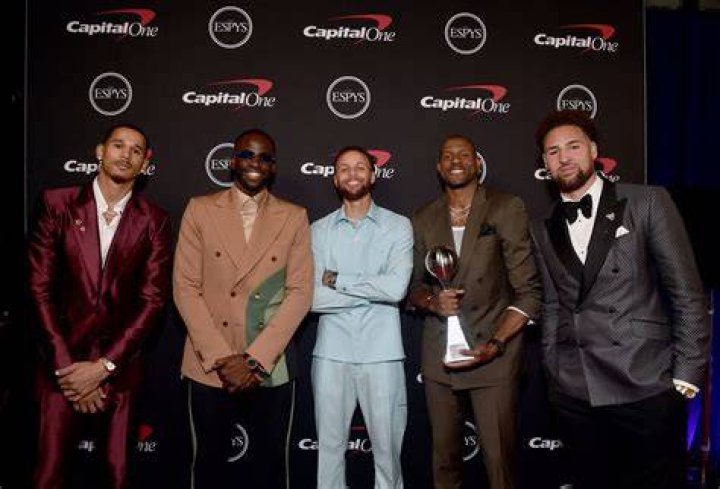 Steph Curry Teases LeBron James During His 2022 ESPY Awards Monologue – Hollywood Life