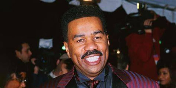 Steve Harvey Baffled When Contestant Repeats Wrong Answer – Hollywood Life