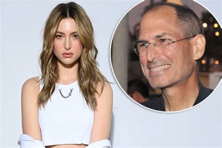 Steve Jobs’ Daughter Eve, 23, Rocks A Bikini On Tropical Winter Vacation — Photos