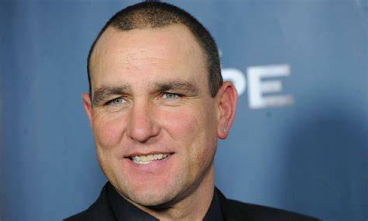 Steven Jones Celebrity Profile – Hollywood Life