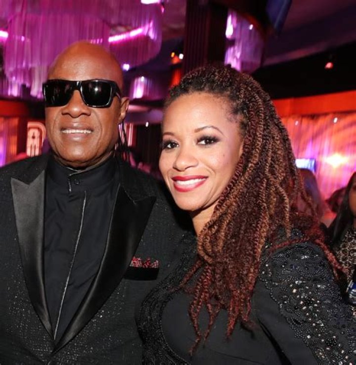 Stevie Wonder Holds Hands With Wife Tomeeka On Dinner Date – Hollywood Life