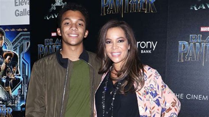 Sunny Hostin Drops Off Son Gabriel At Harvard To Begin College – Hollywood Life