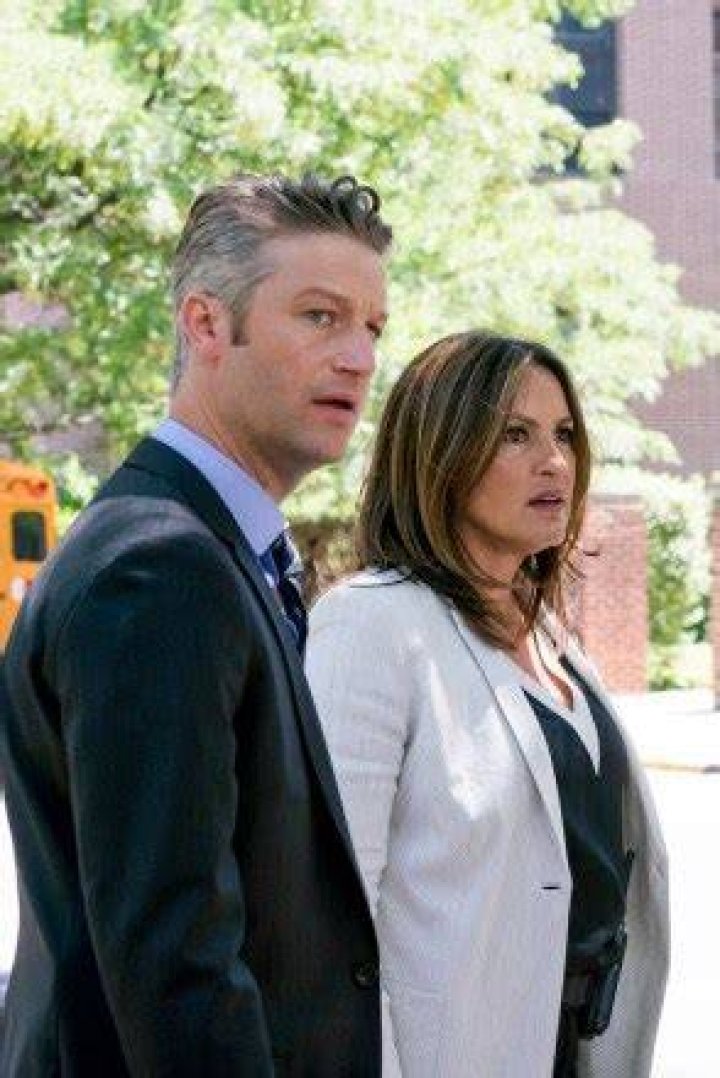 SVU’ — Rollins & Carisi Relationship Scoop — Interview – Hollywood Life