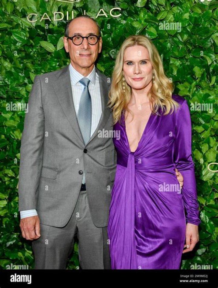 ‘SVU’s Stephanie March Is All Smiles In First Pic From Wedding To Dan Benton – Hollywood Life