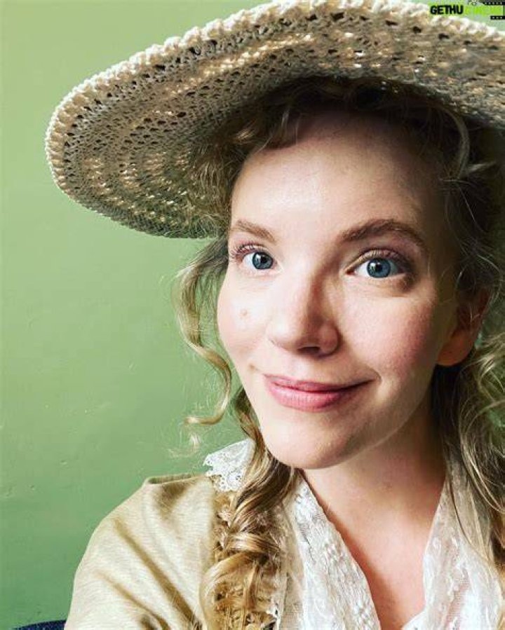 Tamzin Merchant — Photos