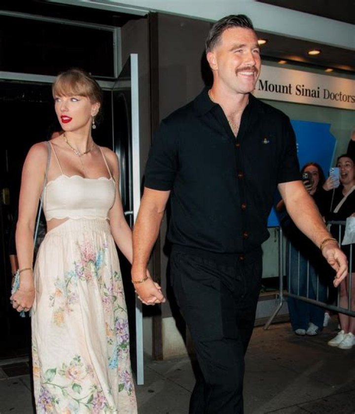 Taylor Swift Directly Points to Travis Kelce at ‘Eras Tour’ Concert: ‘That’s My Man’