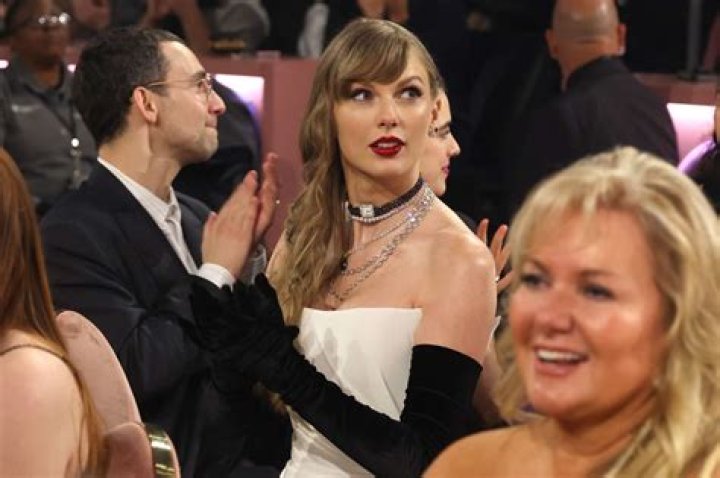 Taylor Swift & Jack Antonoff’s Adorable Handshake After Grammys Win — Watch