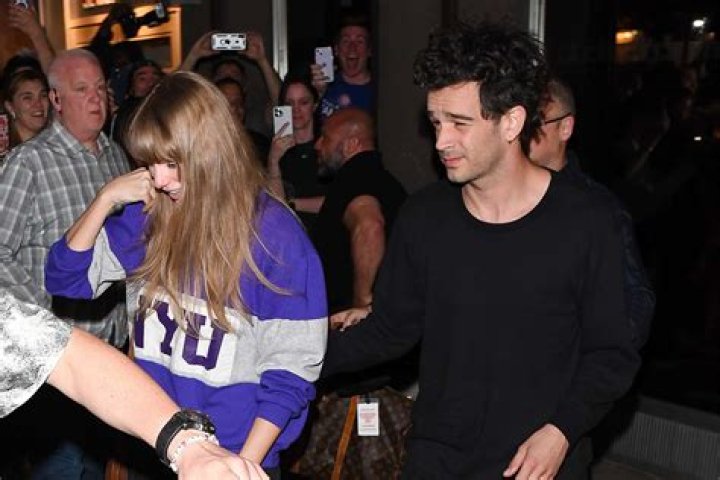 Taylor Swift & Matt Healy’s 1st Photos Together At Nashville Place – Hollywood Life