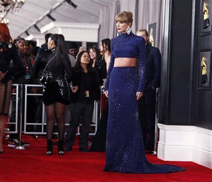 Taylor Swift’s Sequin Dress At Grammys After Party: Photos – Hollywood Life