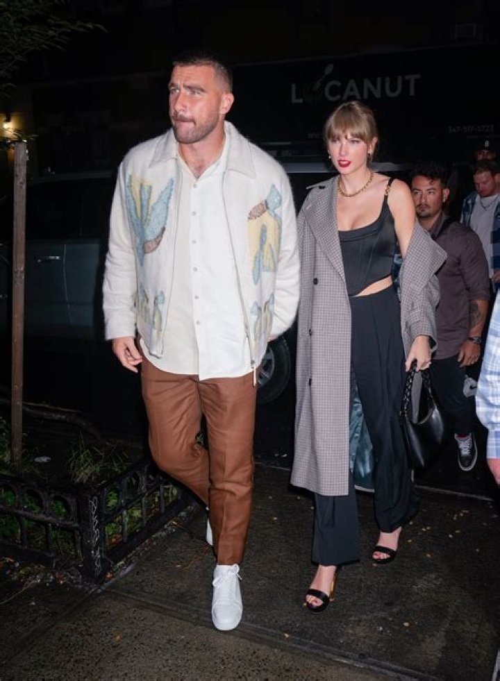 Taylor Swift Sends Fashion Message to Travis Kelce: Photos – Hollywood Life