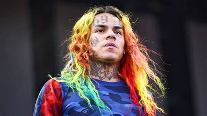 Tekashi 6ix9ine Hospitalized After Being Attacked In A Florida Gym – Hollywood Life