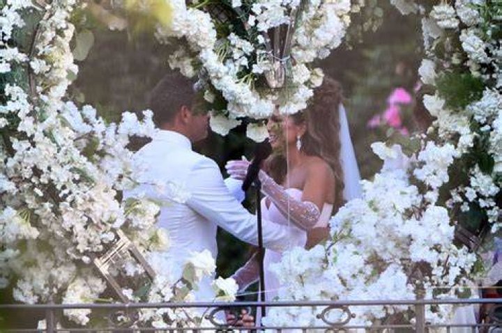 Teresa Giudice Glows With New Husband Luis Ruelas After Wedding – Hollywood Life