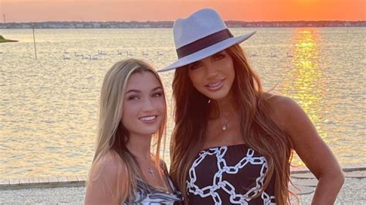 Teresa Giudice’s Daughter Gia, 20, Stuns In Green Bikini In ‘Second Home’ Bahamas — Photo  