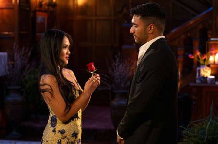 ‘The Bachelorette’ Recap: Hannah Sends [SPOILER] Home & Goes On Her Final 2 Dates