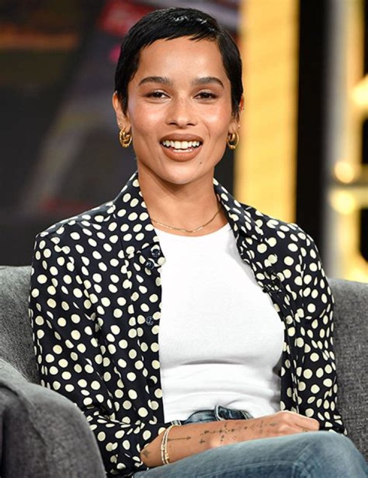 ’The Batman’s Paul Dano Makes Surprise Stop At ‘SNL’ With Zoe Kravitz – Hollywood Life