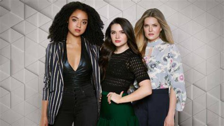 ‘The Bold Type’ Spoilers On Jane’s Decision, Sutton’s Wedding & More – Hollywood Life