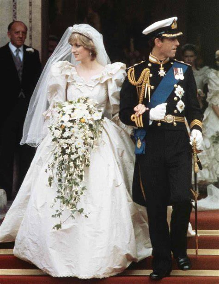‘The Crown’ Recreates Princess Diana’s Gorgeous Wedding Dress: See It Vs. The Real-Life Gown — Pics