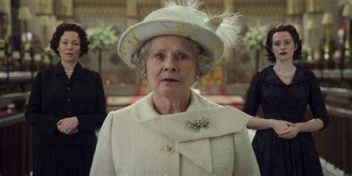The Crown’s Claire Foy & Matt Smith Pay Tribute To Queen Elizabeth After Her Death