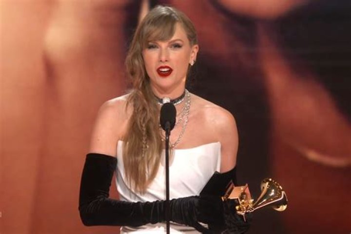 The Grammys 2016: See The Celebs Who Changed Outfits
