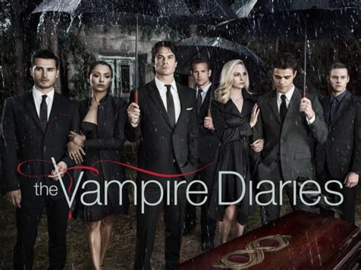 The Vampire Diaries — Season 3 Episode 10 Recap — Damon Kisses Elena – Hollywood Life