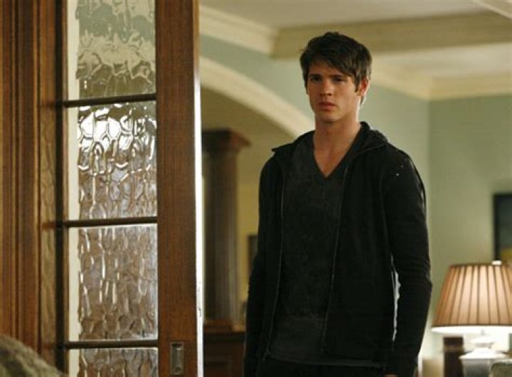 ‘The Vampire Diaries’ Steven R. McQueen Leaving During Season 6 – Goodbye Jeremy – Hollywood Life