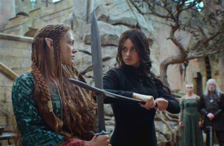 ‘The Witcher’s Anya Chalotra & Freya Allan On Season 1: Exclusive – Hollywood Life