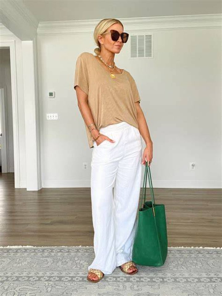 These Trendy Linen Pants Are A Vacay Must-Have