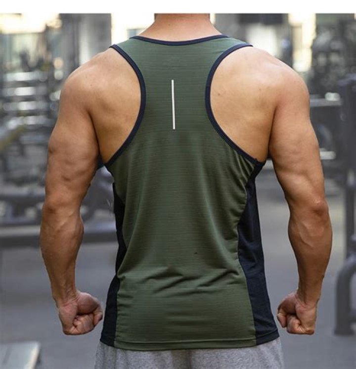 These Workout Tank Tops Have Over 24,000 Reviews & Are Perfect For Exercising Outside