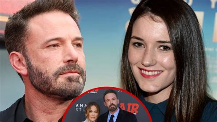 They’re Not Dating & ‘Just Friends’ – Hollywood Life