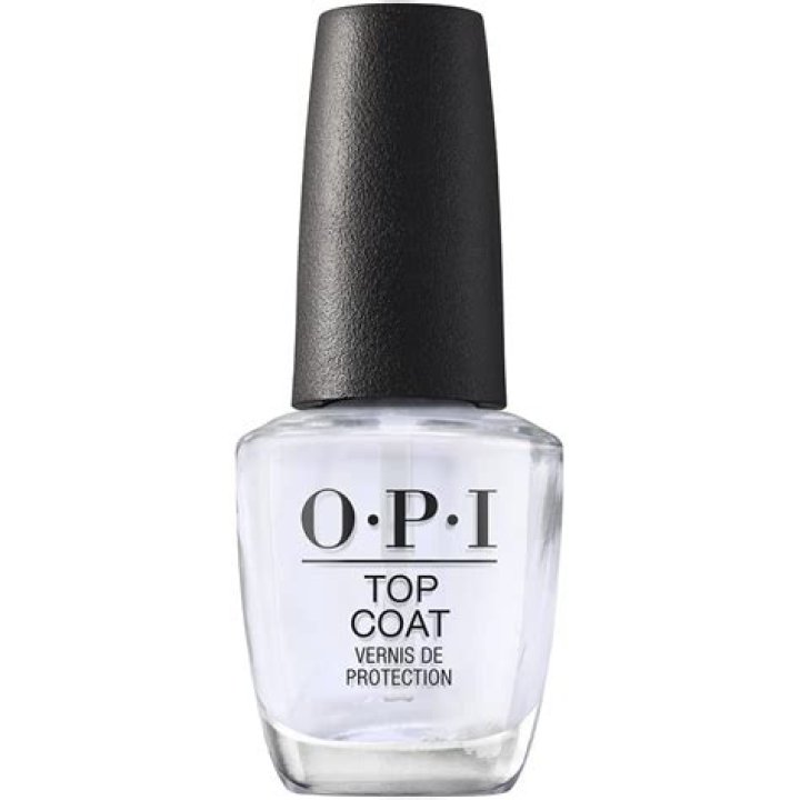 This High-End Nail Polish Topcoat Is Less Than $10 for Cyber Monday