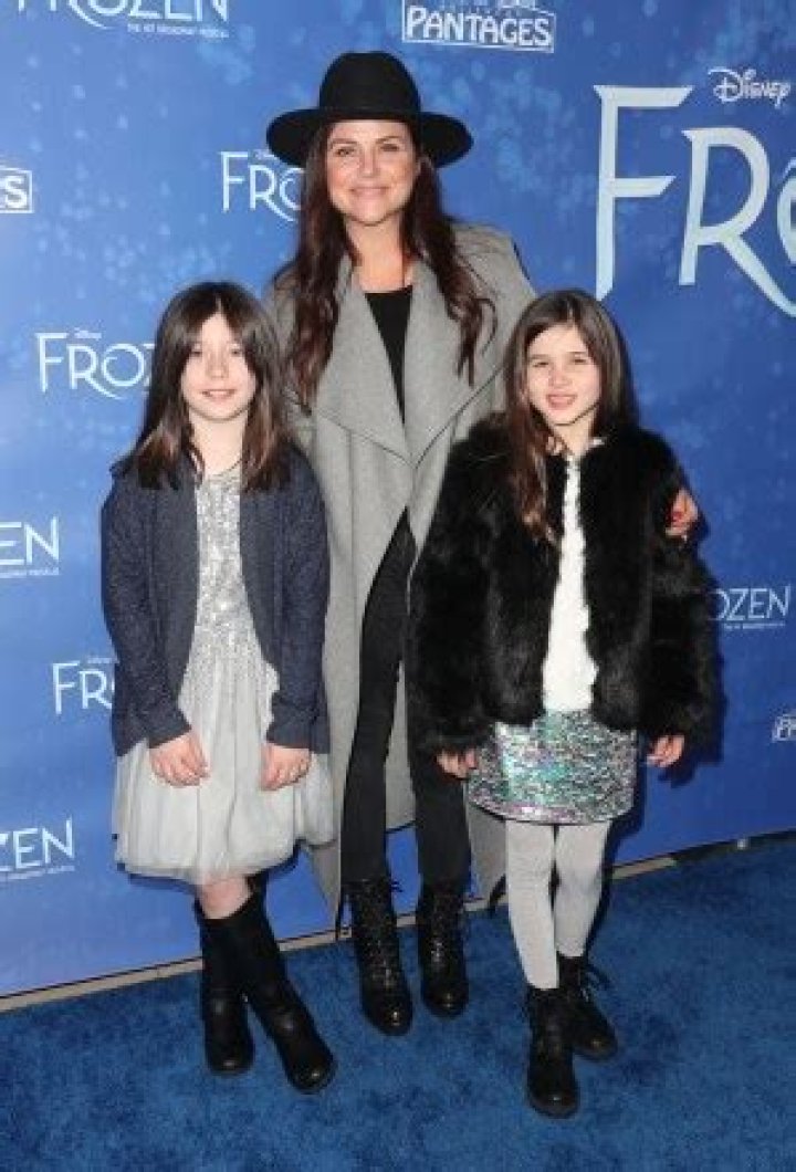 Tiffani Thiessen On Her Pandemic Weight Gain & Refusing To ‘Panic’ – Hollywood Life