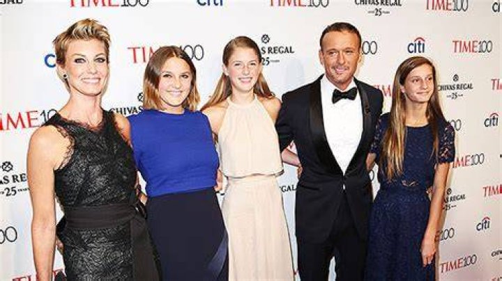 Tim McGraw, Faith Hill & Daughters Dress Up For ‘The Godfather’ Party – Hollywood Life