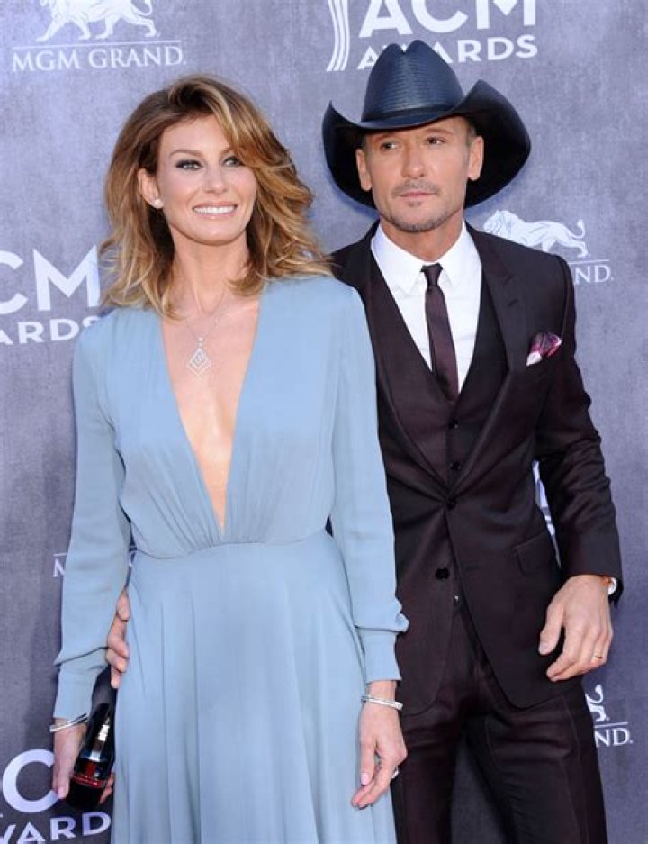 Tim McGraw Says Faith Hill Helped Him Get Sober In New Essay – Hollywood Life