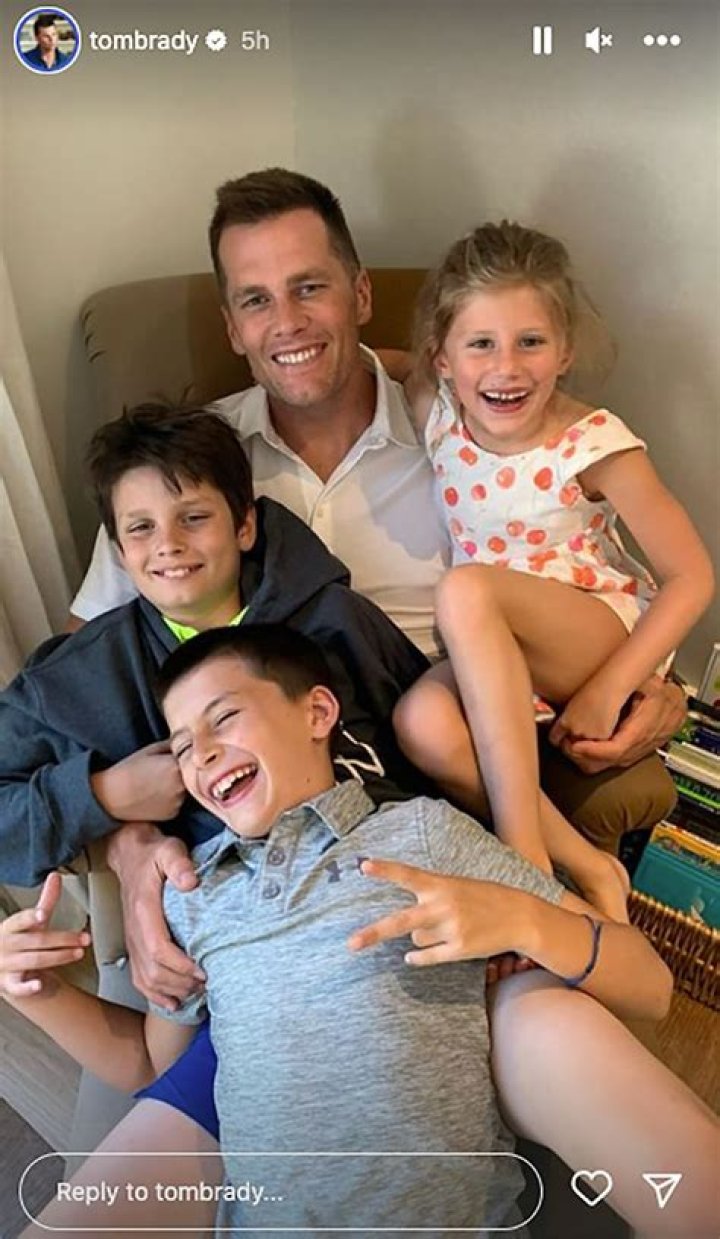 Tom Brady, 43, Hints At A Retirement Date & Says He ‘Owes’ It To His Family For Their ‘Sacrifice’