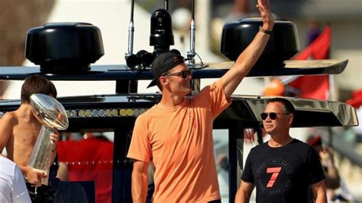Tom Brady Throws Super Bowl Trophy Off Boat During Parade — Watch – Hollywood Life