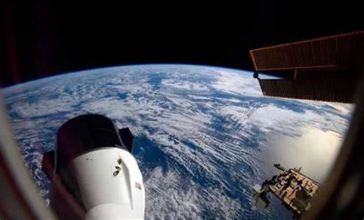 Tom Cruise Could Be 1st Actor To Do Movie In Space & Do Space Walk If Project Is Greenlit