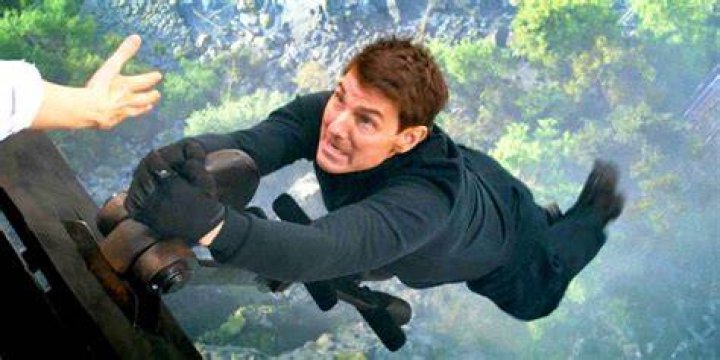 Tom Cruise Jumps Off A Cliff – Hollywood Life