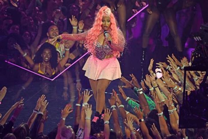Top MTV VMA Performances — Beyonce & More Pics