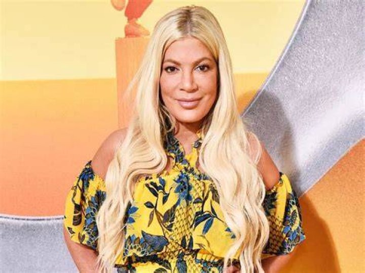 Tori Spelling – Hollywood Life