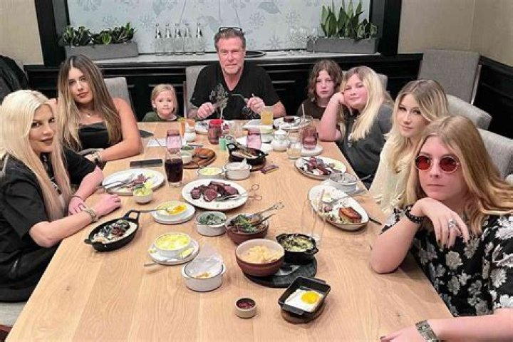 Tori Spelling Shares How She Reacted to Dean McDermott Wedding Anniversary After Divorce