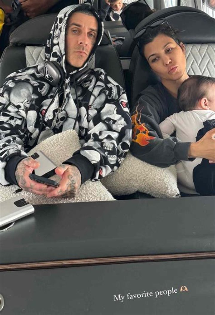 Travis Barker Already Knows His & Kourtney Kardashian’s Baby’s Name – Hollywood Life