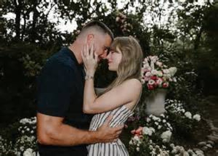 Travis Kelce Reportedly Planning ‘Romantic Getaways’ for Taylor Swift – Hollywood Life