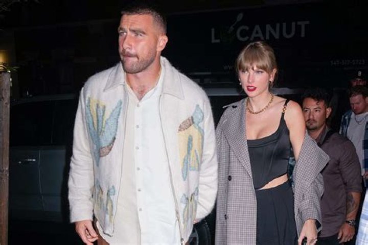 Travis Kelce’s Friends Are ‘Shocked’ By His Romance With Taylor Swift – Hollywood Life