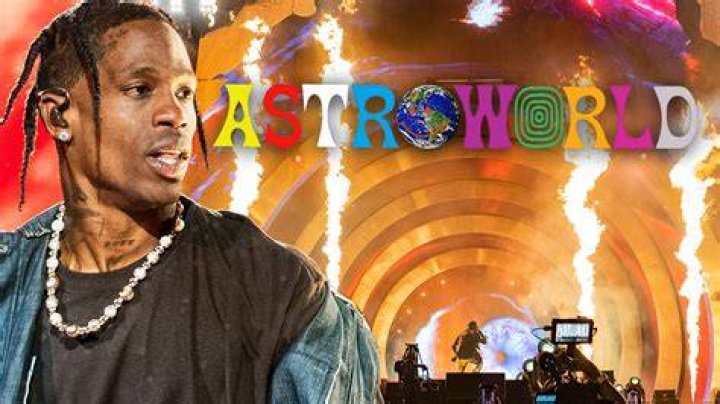 Travis Scott Stops Show To Call Out Fans Dangerously Acting Up 8 Months After Deaths At Astroworld