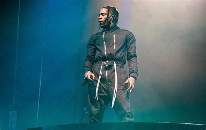 Travis Scott Takes Stage At BBMAs For 1st TV Performance Since Astroworld Tragedy