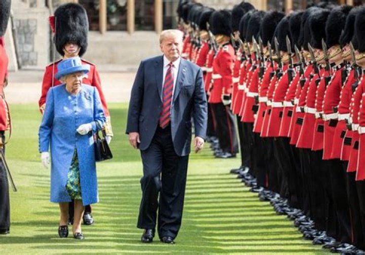 Trumps Vs. Obamas’ Meeting With The Queen — PICS