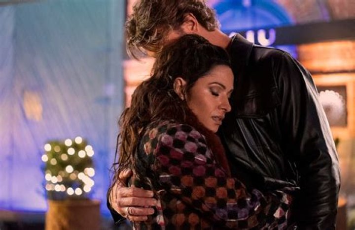 TV Sex Scenes — PICS – Hollywood Life