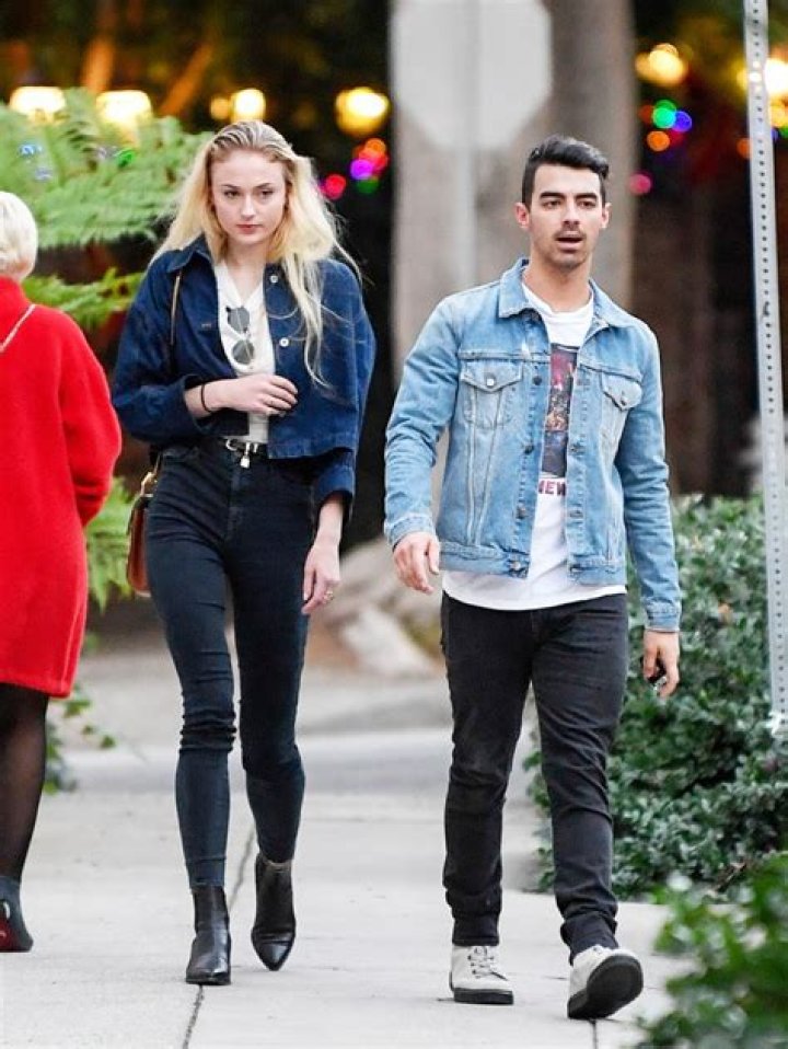 Twinning Celebrity Couples: See Pics