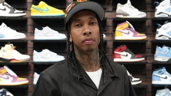 Tyga Wears Travis Scott Jordan Sneakers In Instagram Pic – Hollywood Life