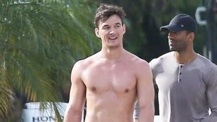 Tyler Cameron Goes For Shirtless Jog In Miami Amid Coronavirus Crisis — See Pics